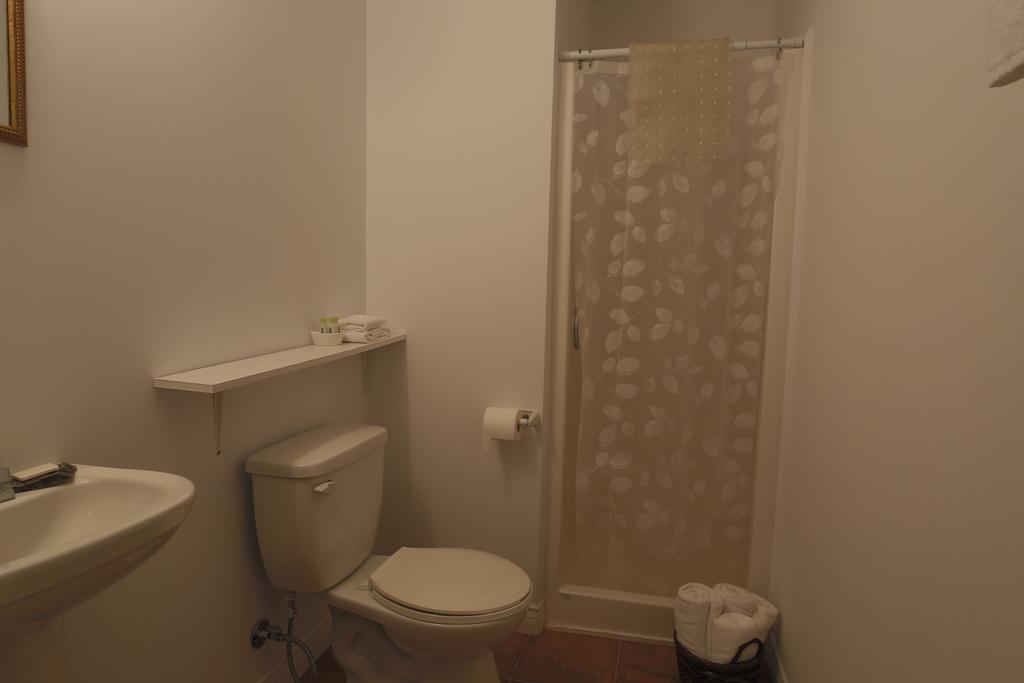 Meems Elliston B&B 外观 照片
