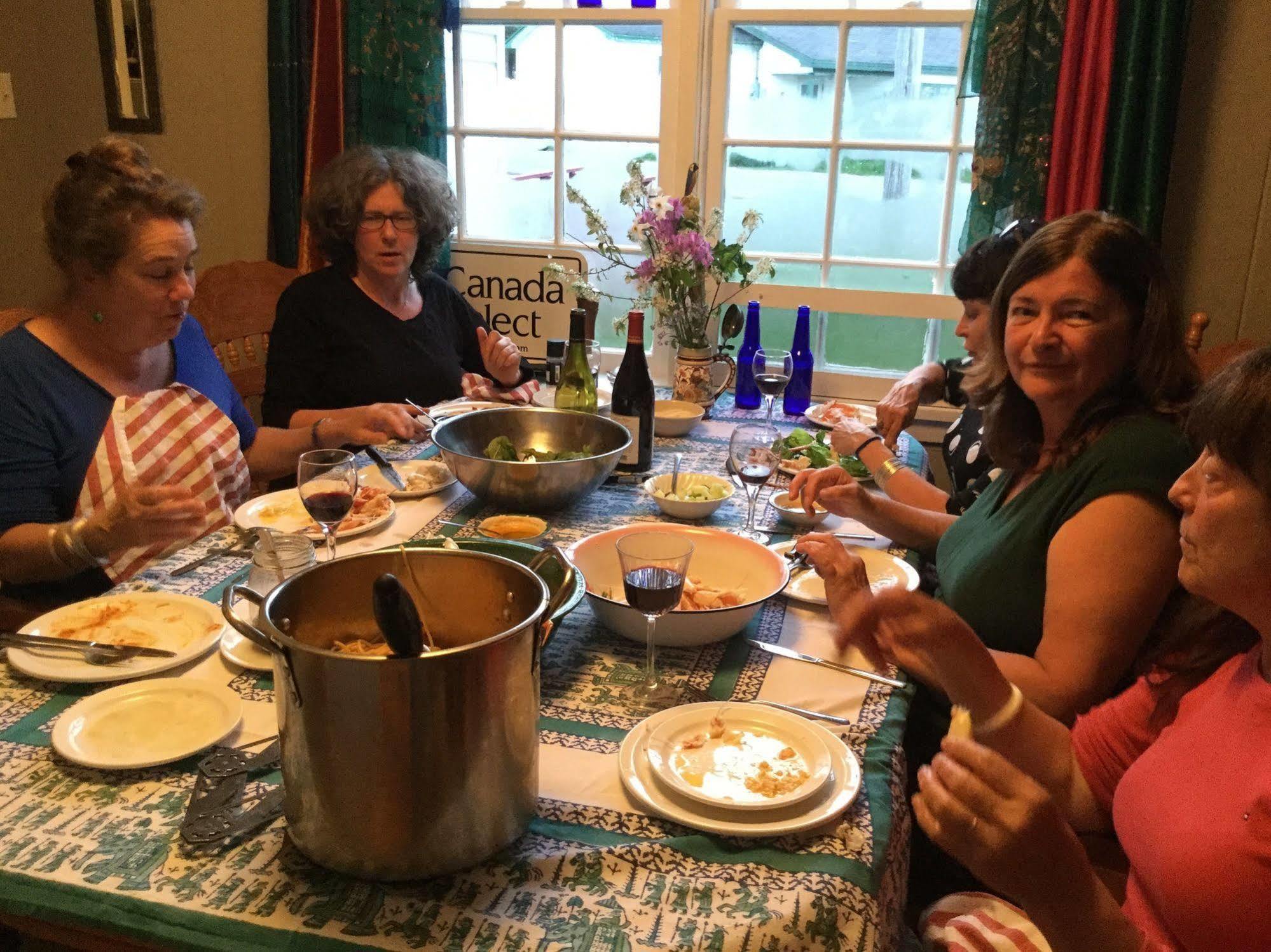 Meems Elliston B&B 外观 照片
