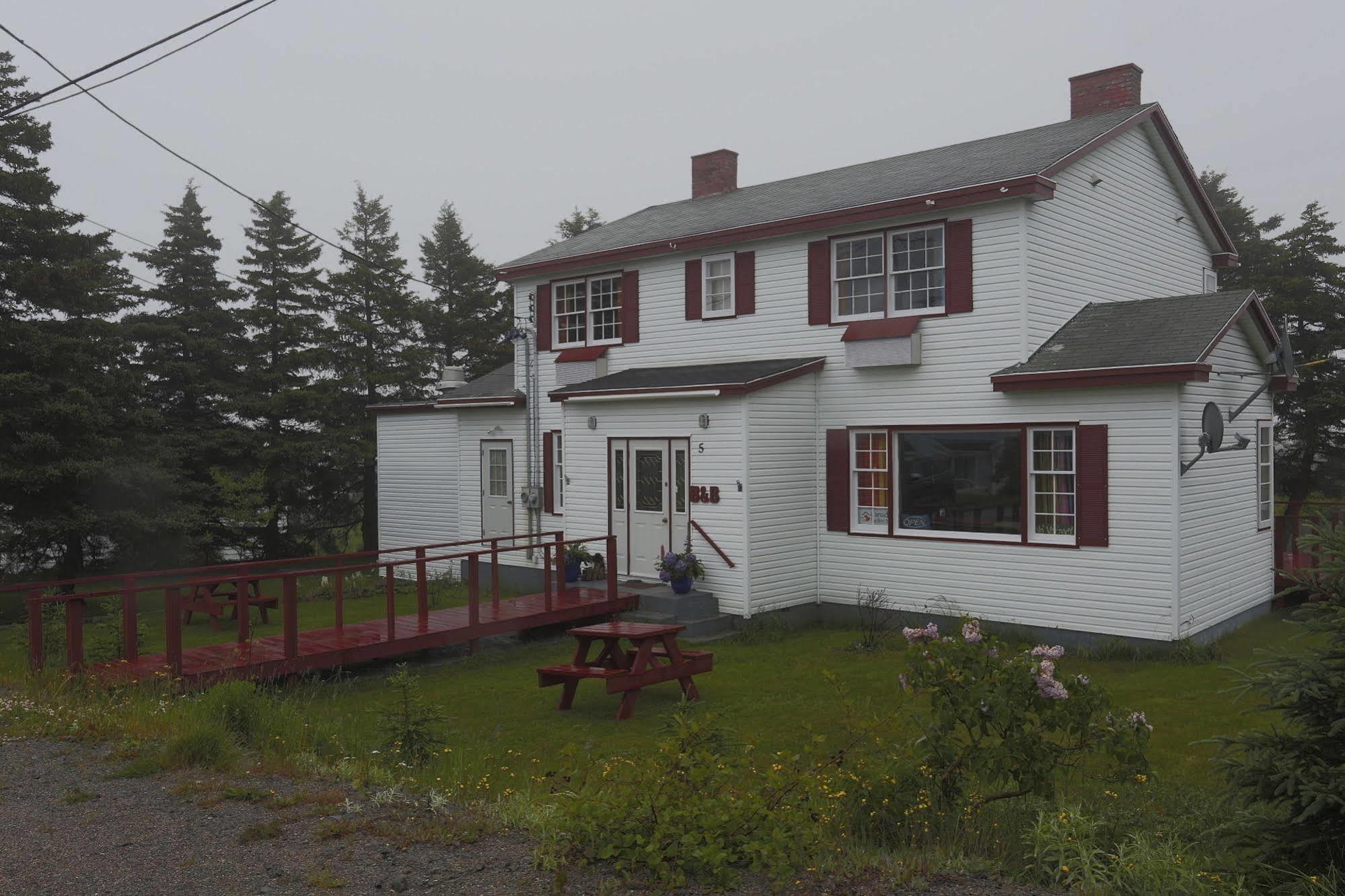 Meems Elliston B&B 外观 照片