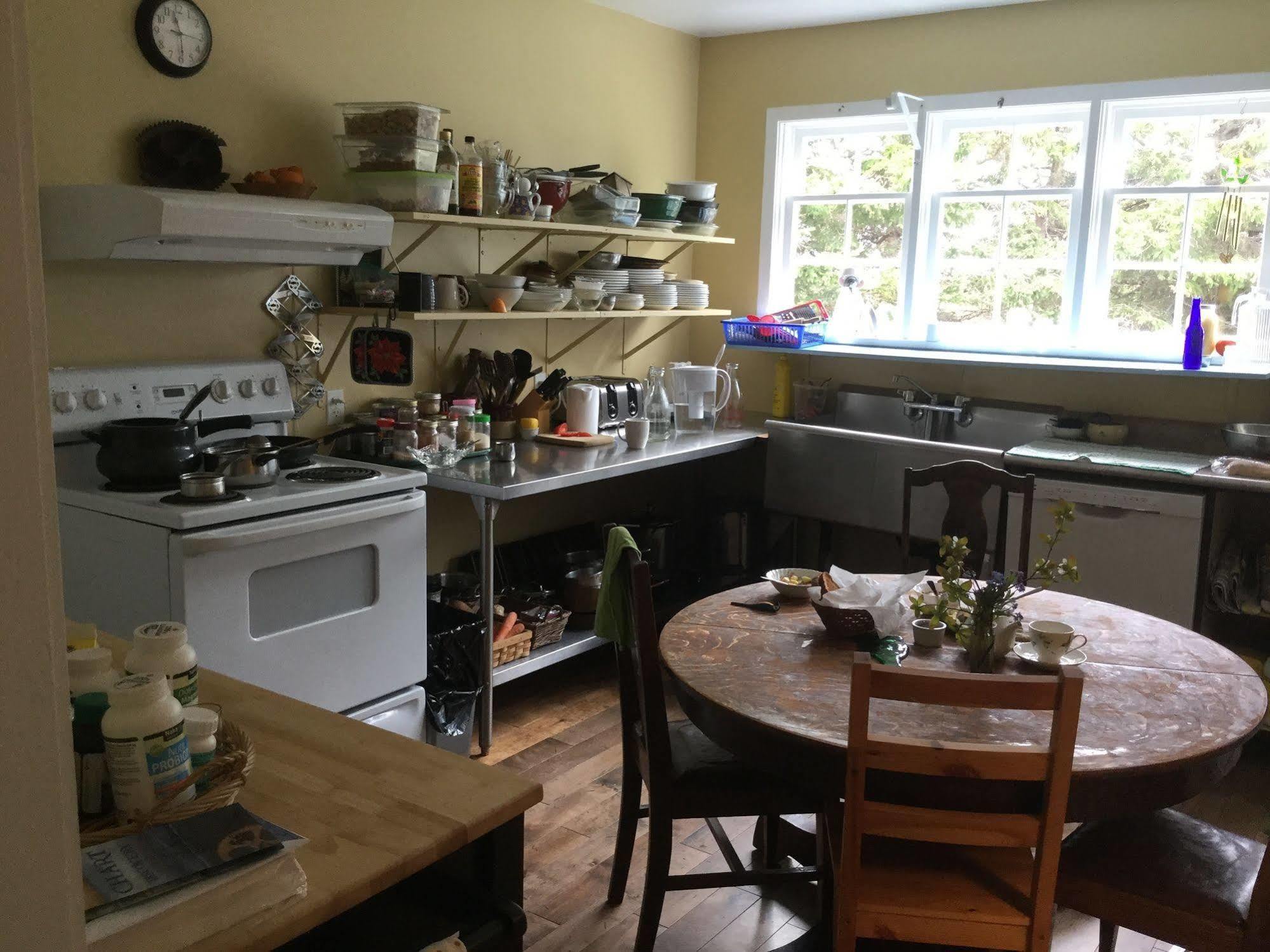 Meems Elliston B&B 外观 照片